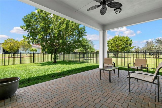 1059 Sweetgrass Street, Loxahatchee, FL 33470