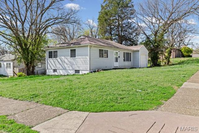 914 Highmont Drive, Ferguson, MO 63135