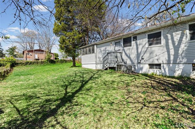 914 Highmont Drive, Ferguson, MO 63135