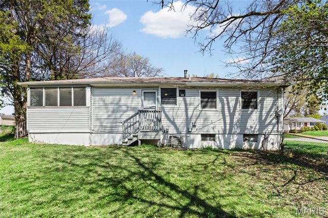 914 Highmont Drive, Ferguson, MO 63135