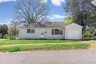 914 Highmont Drive, Ferguson, MO 63135