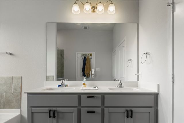 9805 Bridlewood Lane, Waco, TX 76708