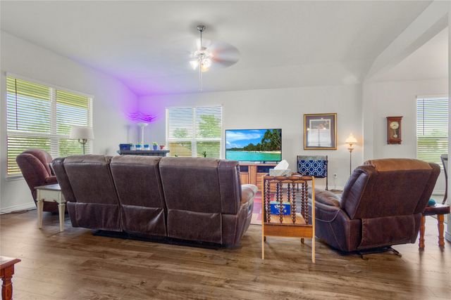 9805 Bridlewood Lane, Waco, TX 76708