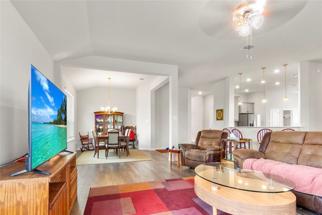 9805 Bridlewood Lane, Waco, TX 76708