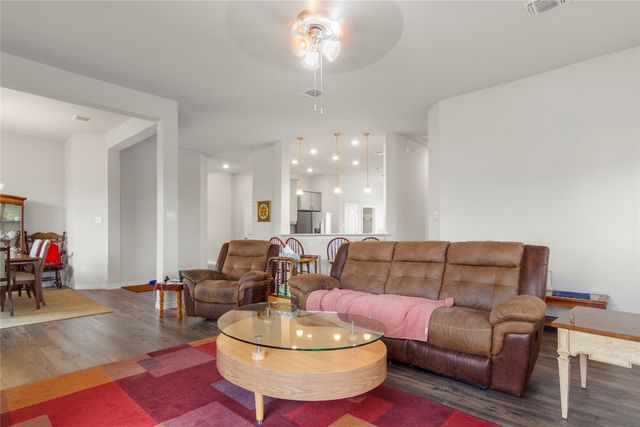 9805 Bridlewood Lane, Waco, TX 76708