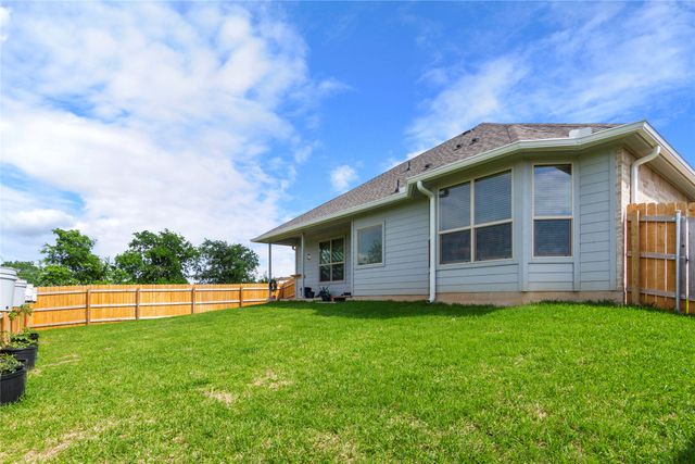 9805 Bridlewood Lane, Waco, TX 76708