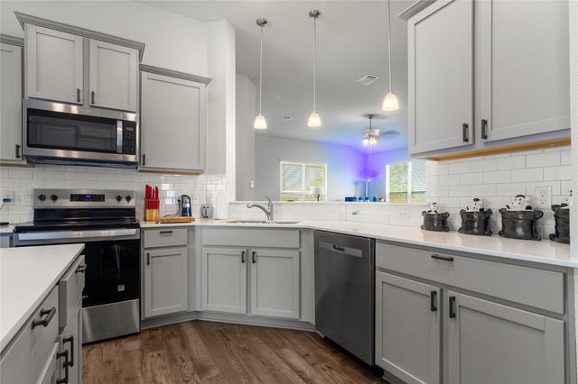 9805 Bridlewood Lane, Waco, TX 76708