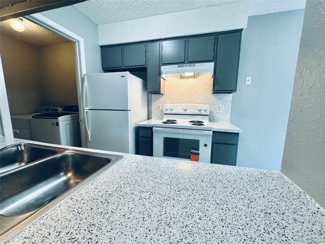 1318 Southport DR B, Austin, TX 78704