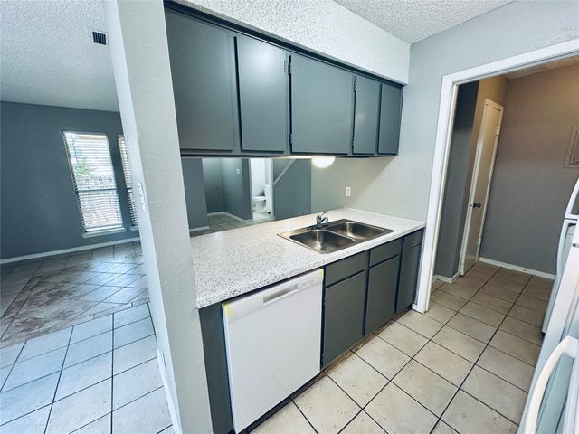 1318 Southport DR B, Austin, TX 78704