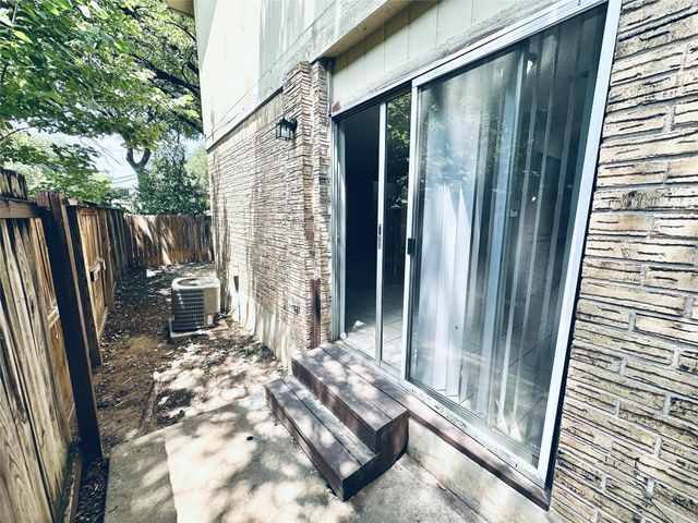 1318 Southport DR B, Austin, TX 78704