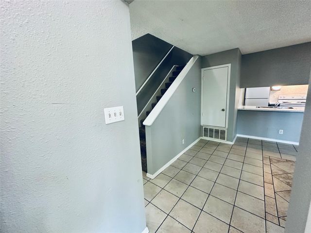 1318 Southport DR B, Austin, TX 78704