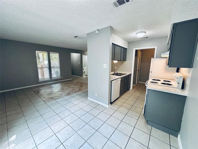 1318 Southport DR B, Austin, TX 78704