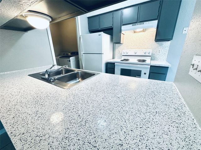 1318 Southport DR B, Austin, TX 78704