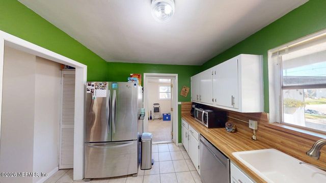 8114 NARANJA Drive W, Jacksonville, FL 32217