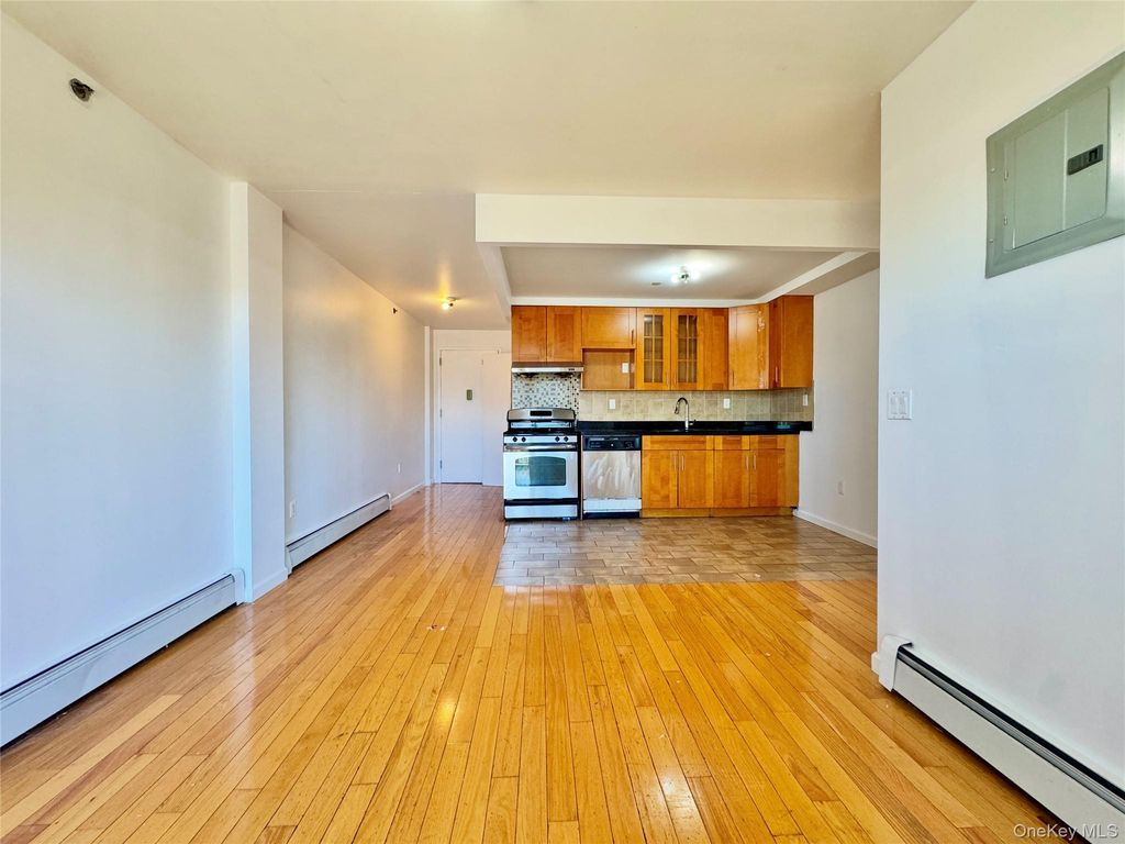9305 37th Avenue 3C, Jackson Heights, NY 11372 — photo 3