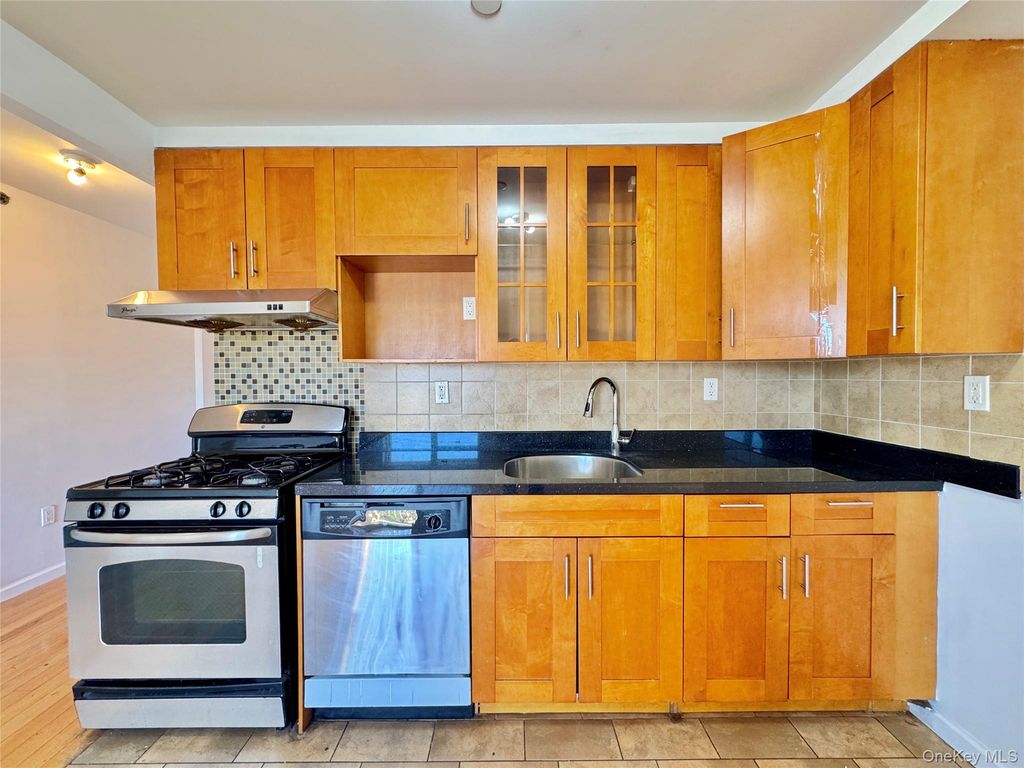 9305 37th Avenue 3C, Jackson Heights, NY 11372 — photo 5