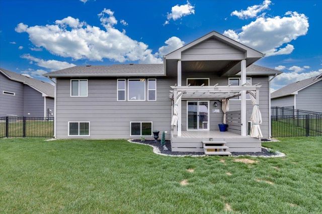 10536 W Sondra St, Maize, KS 67101