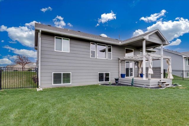 10536 W Sondra St, Maize, KS 67101