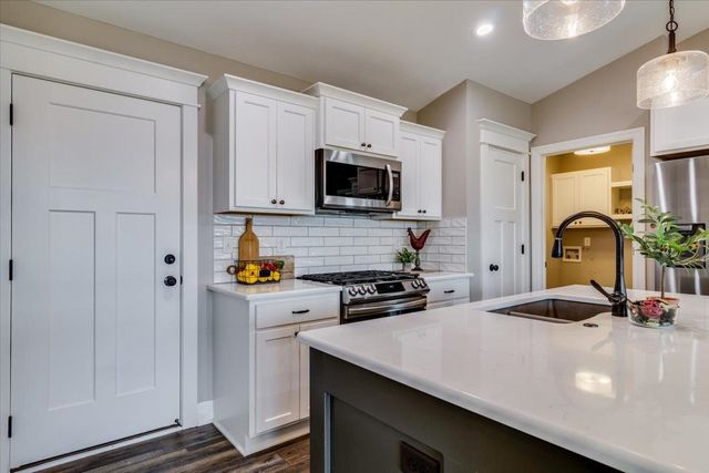 10536 W Sondra St, Maize, KS 67101