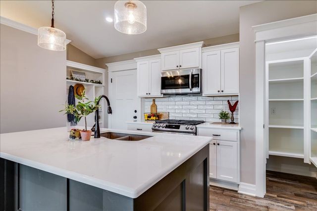 10536 W Sondra St, Maize, KS 67101