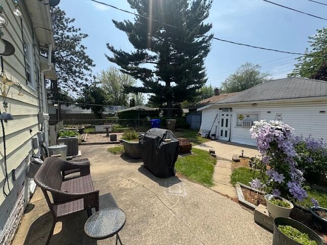 7402 8th AVENUE, Kenosha, WI 53143