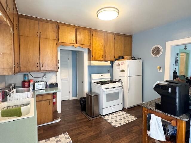 7402 8th AVENUE, Kenosha, WI 53143