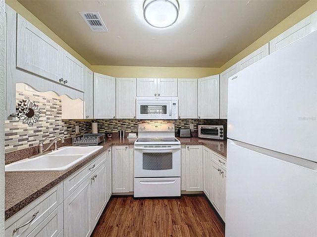 11624 BOYNTON LANE 43GB, New Port Richey, FL 34654