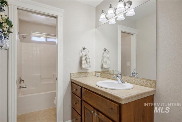 4393 N Palatine Ave., Meridian, ID 83646
