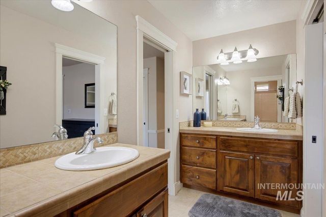 4393 N Palatine Ave., Meridian, ID 83646