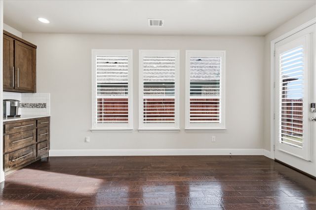 15524 Pioneer Bluff Trail, Fort Worth, TX 76262