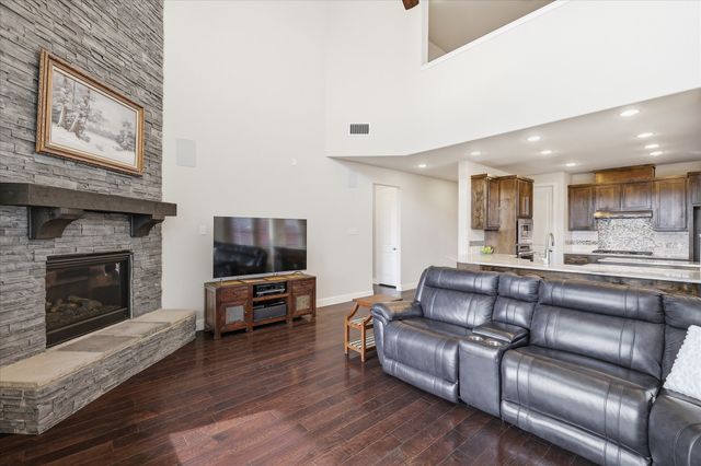 15524 Pioneer Bluff Trail, Fort Worth, TX 76262