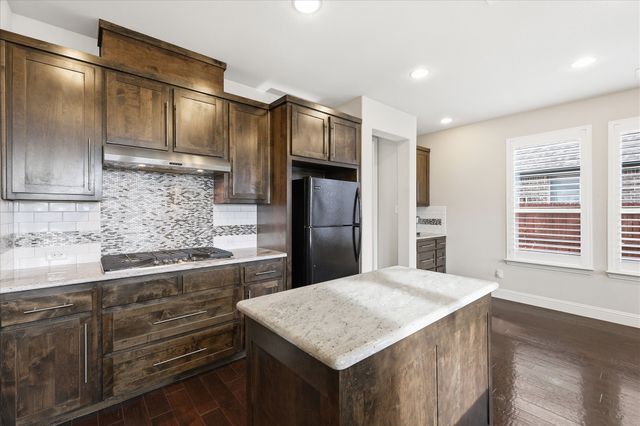 15524 Pioneer Bluff Trail, Fort Worth, TX 76262