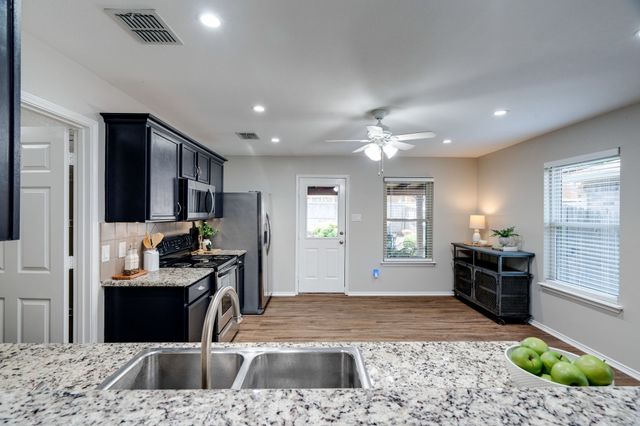 9321 Goldenview Drive, Fort Worth, TX 76244