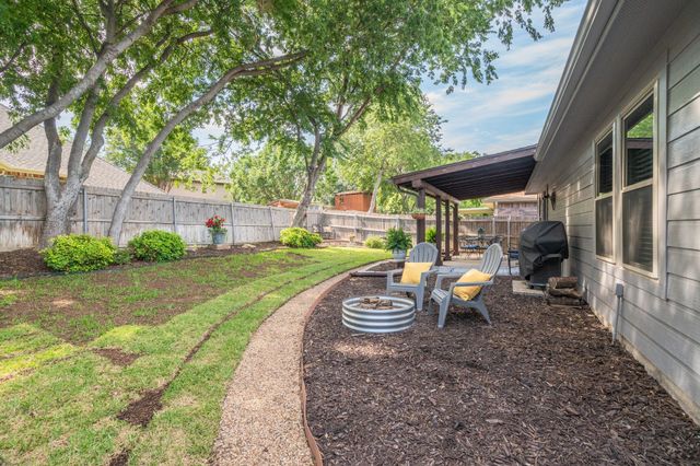 9321 Goldenview Drive, Fort Worth, TX 76244