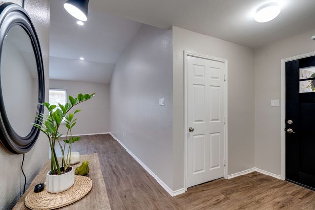 9321 Goldenview Drive, Fort Worth, TX 76244