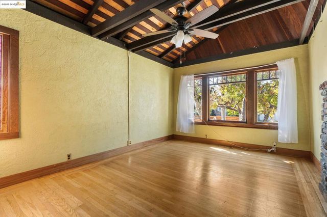 4430 Webster St, Oakland, CA 94609