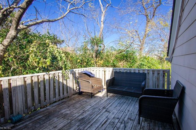 1056 Little Bay AVE, Norfolk, VA 23503