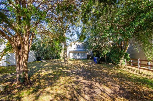 1056 Little Bay AVE, Norfolk, VA 23503