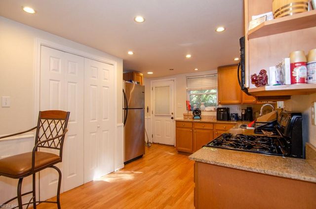 1056 Little Bay AVE, Norfolk, VA 23503