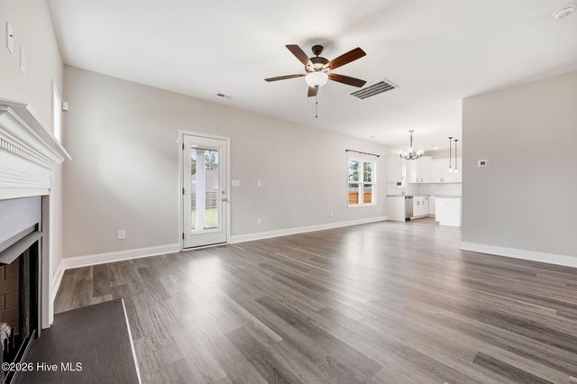 164 Leach Creek Drive, Raeford, NC 28376