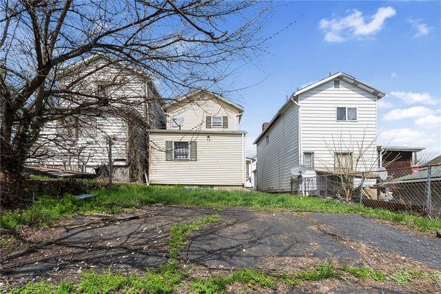 2802 Stewart St, Mckeesport, PA 15132