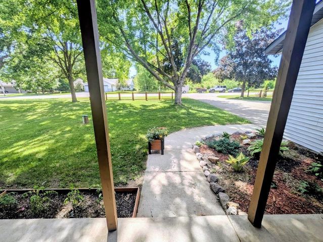 N7590 Island Drive, Pardeeville, WI 53954