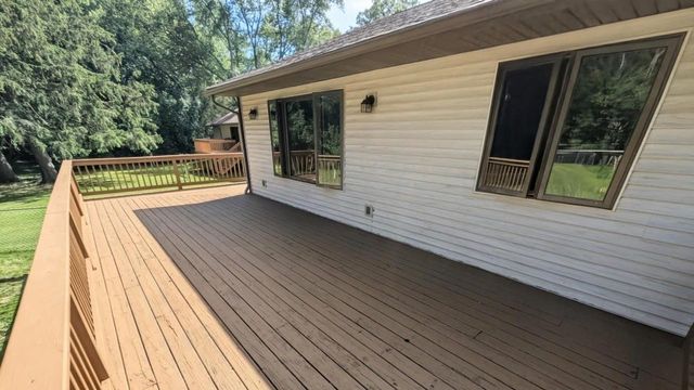 N7590 Island Drive, Pardeeville, WI 53954