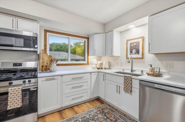 1620 1st AVENUE, Grafton, WI 53024