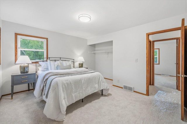 1620 1st AVENUE, Grafton, WI 53024