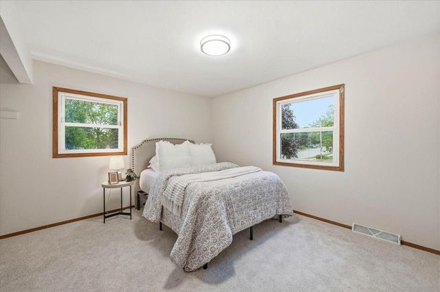 1620 1st AVENUE, Grafton, WI 53024