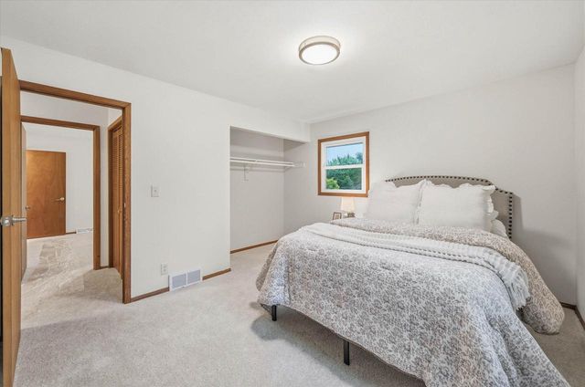 1620 1st AVENUE, Grafton, WI 53024