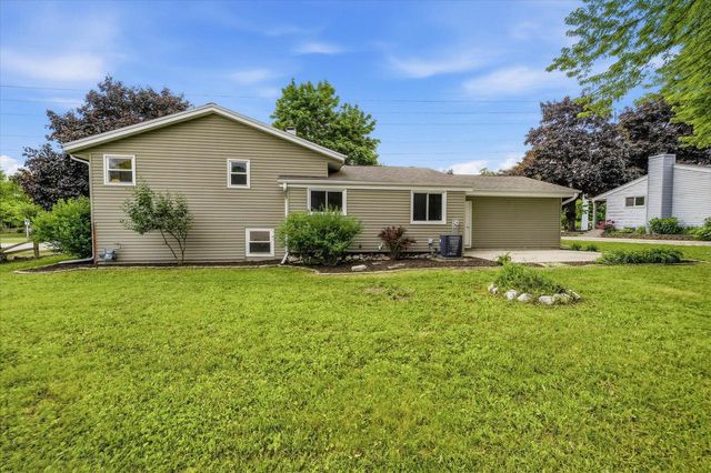 1620 1st AVENUE, Grafton, WI 53024