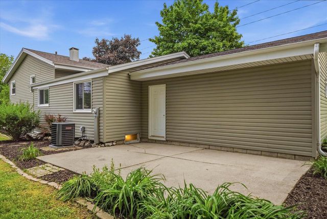 1620 1st AVENUE, Grafton, WI 53024