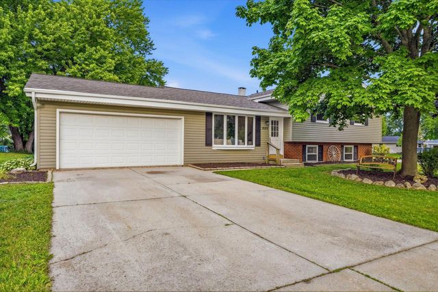 1620 1st AVENUE, Grafton, WI 53024